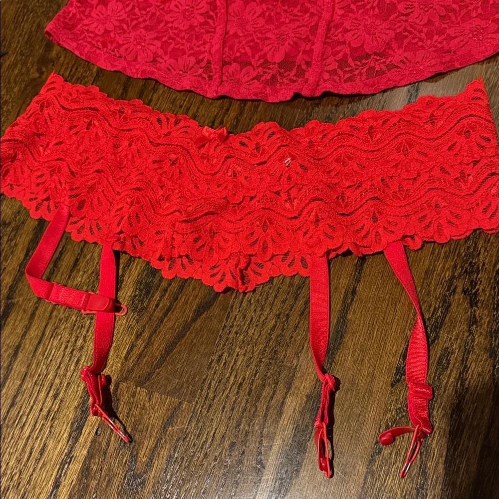 🫶🏻Red Lace Crop Top and Garter Set top small vintage bottom m/l 🔥